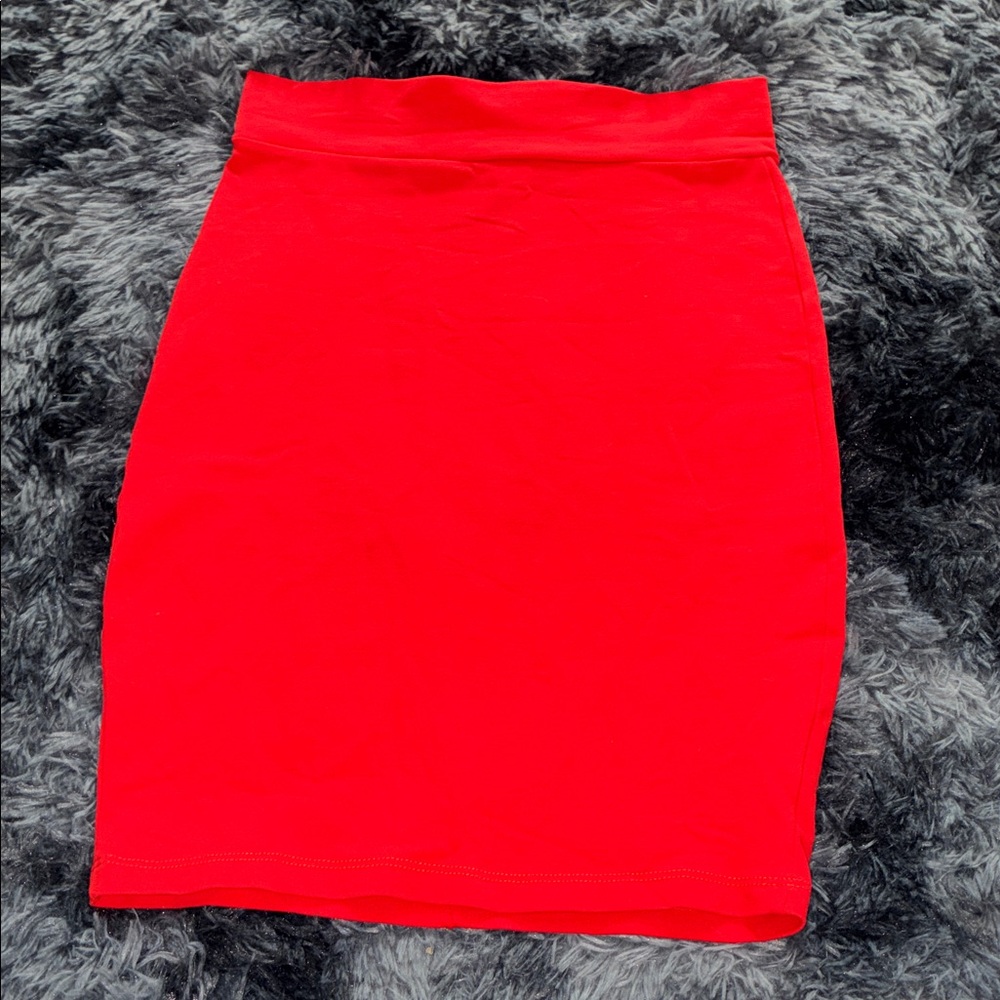 🟢bebe Vibrant Red Pencil Skirt